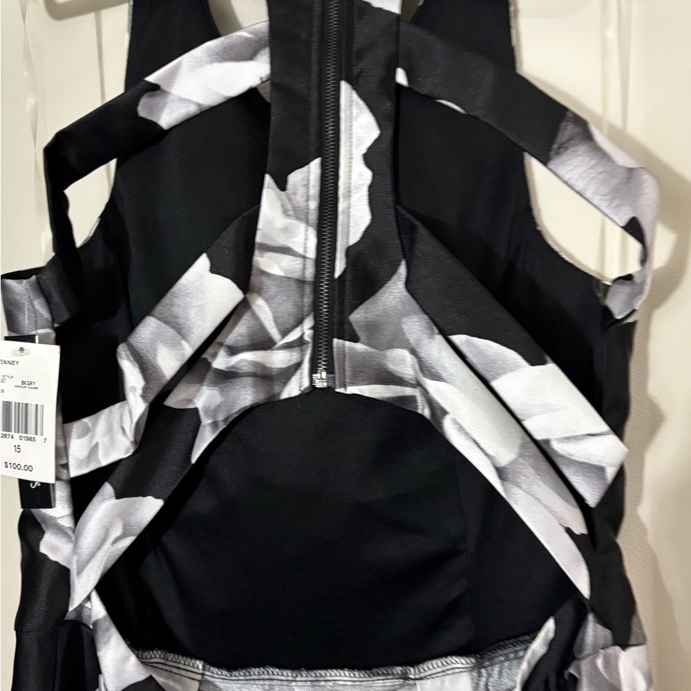 Black and Gray Floral Dress - Picture 5 of 9